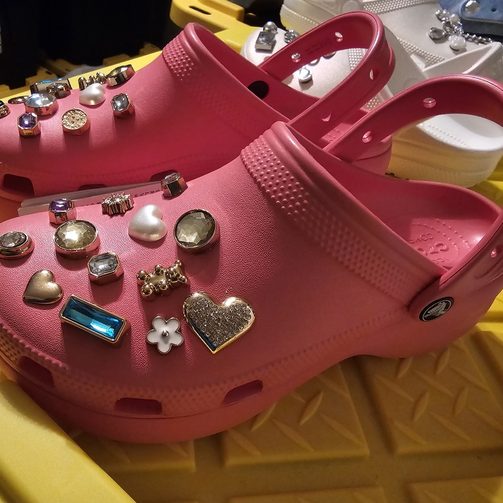 💖NEW Pink Croc Clogs! Comfort and Custom Style.💖 - Picture 7 of 9